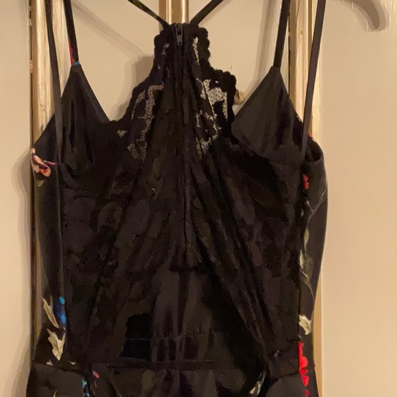 B. SMART Juniors Dress  Black Red Blue Floral. A-Line with small flare. Size 1 - Picture 4 of 7